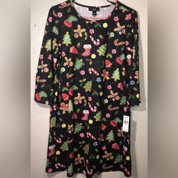 AGB DRESS N.W.T. SIZE MEDIUM HOLIDAY PRINT 20” X 35” Festive Not So Ugly X- Mas - Picture 1 of 7